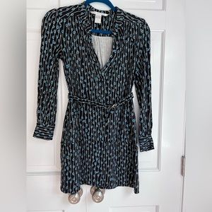 Adorable DVF belted dress. Size 2. Great to turn from day to night.